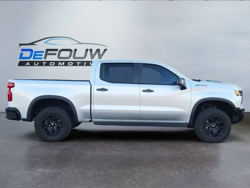Used 2022 Chevrolet Silverado 1500 ZR2 image 2