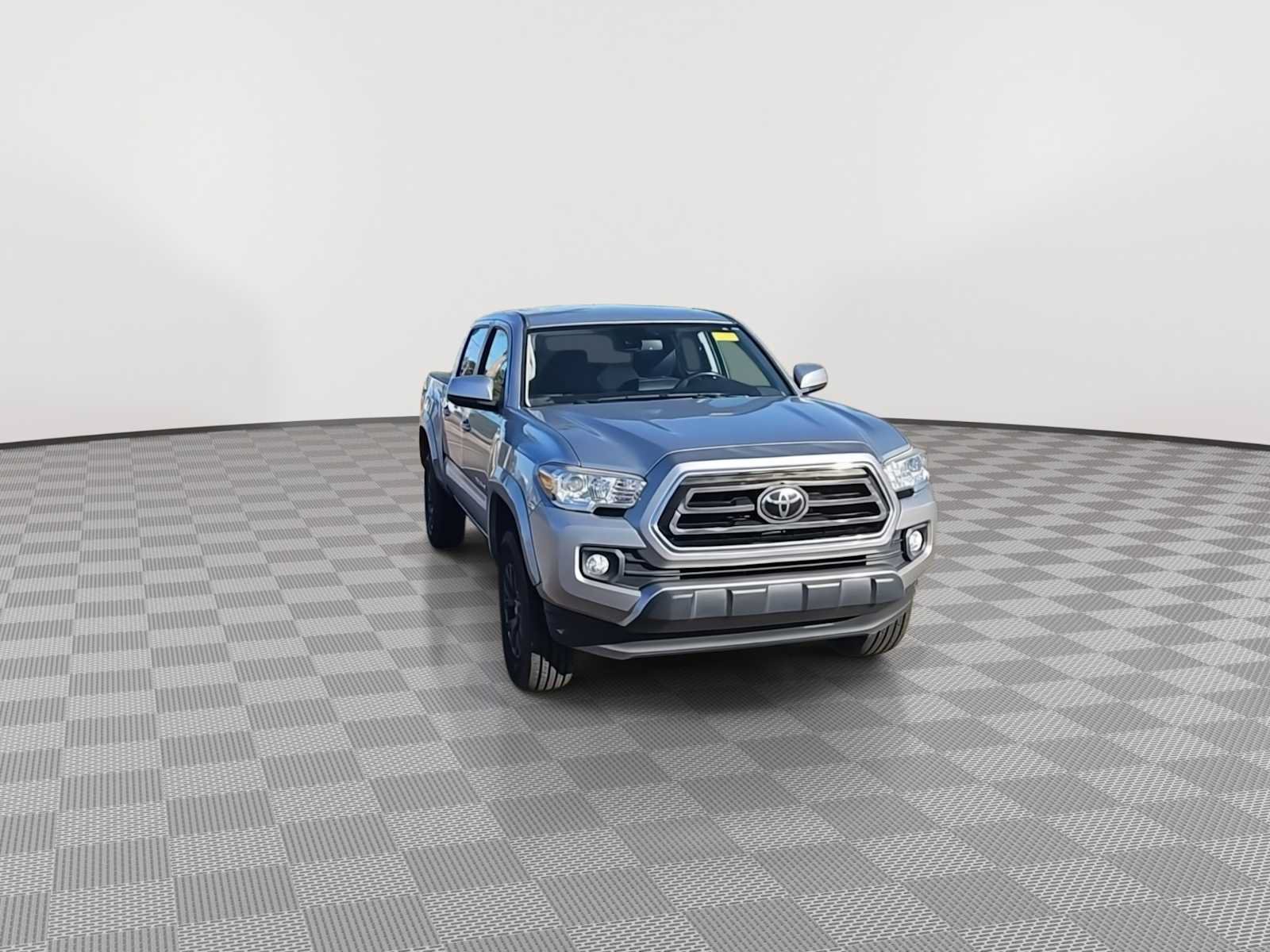Used 2021 Toyota Tacoma SR5 RWD image 3