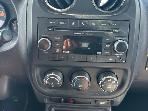 Used 2017 Jeep Patriot Sport w/ Power Value Group FWD image 12