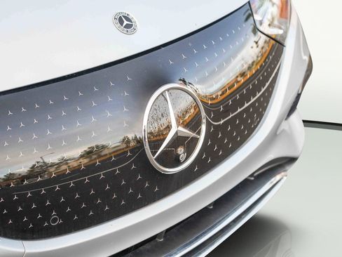 Used 2023 Mercedes-Benz EQE 500 500 Sedan image 3