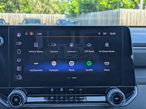 Used 2023 Chevrolet Colorado Trail Boss w/ Technology Package AWD/4WD image 18