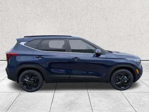 New 2026 Kia Seltos EX FWD image 2