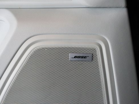 Certified 2022 Porsche Macan image 24