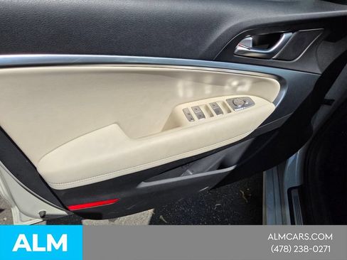 Used 2026 Genesis G70 2.5T RWD image 32