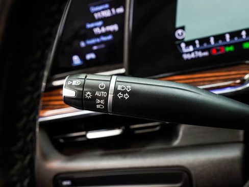 Used 2021 Cadillac Escalade Luxury RWD image 43