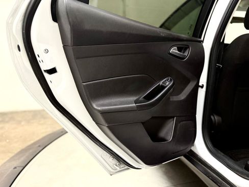 Used 2015 Ford Focus SE w/ Interior Protection Package FWD image 17