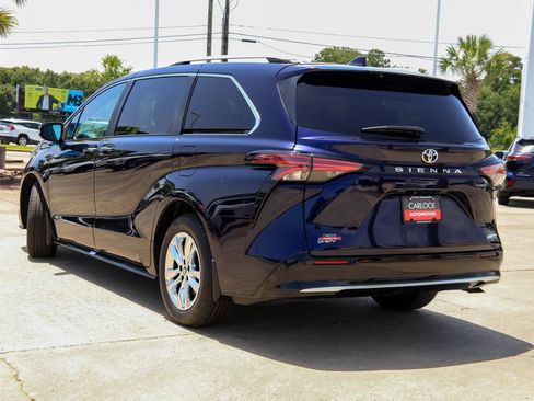 Used 2026 Toyota Sienna Limited FWD image 23