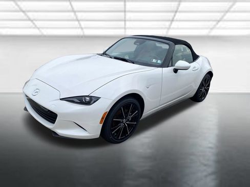 New 2026 MAZDA MX-5 Miata Grand Touring RWD image 3