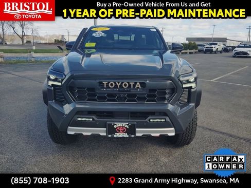 Used 2025 Toyota Tacoma Trailhunter image 2