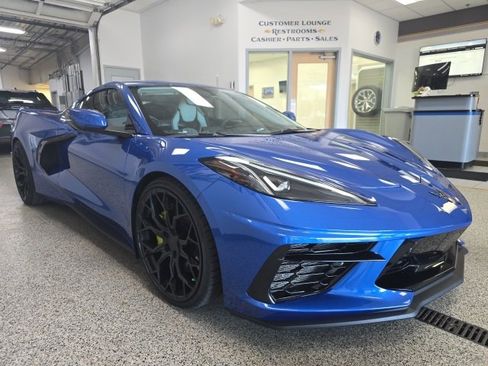 Used 2022 Chevrolet Corvette Stingray Premium Cpe w/ Z51 Performance Package image 3