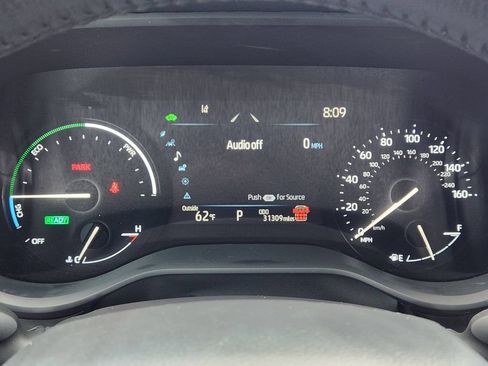 Used 2025 Toyota Sienna XLE FWD image 13