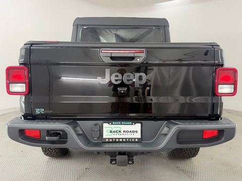 Used 2023 Jeep Gladiator Sport AWD/4WD image 8