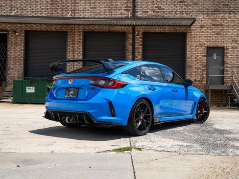 Used 2024 Honda Civic Type R image 3