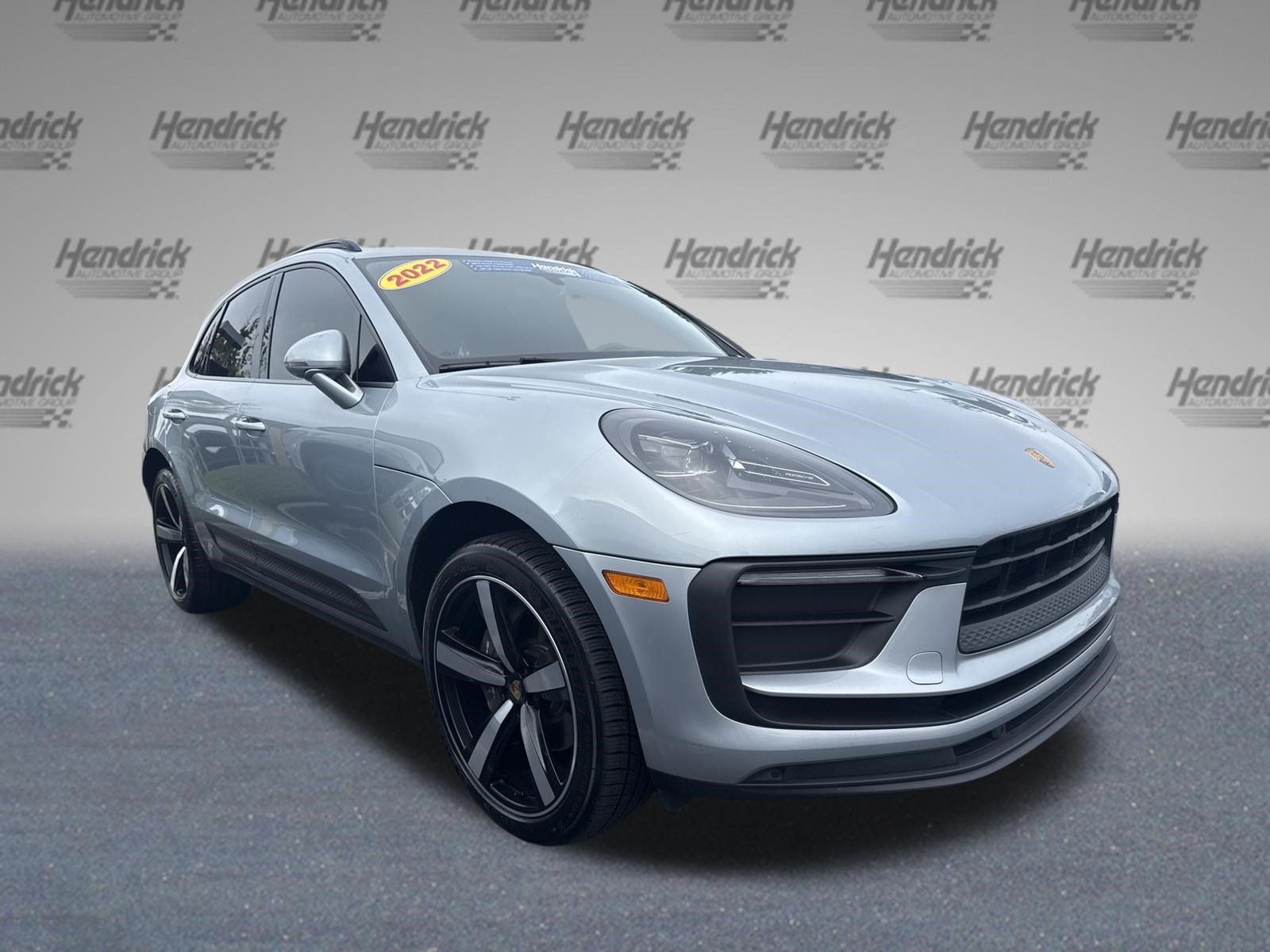 Used 2022 Porsche Macan AWD/4WD image 2