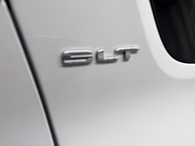 Used 2020 GMC Acadia SLT FWD image 9
