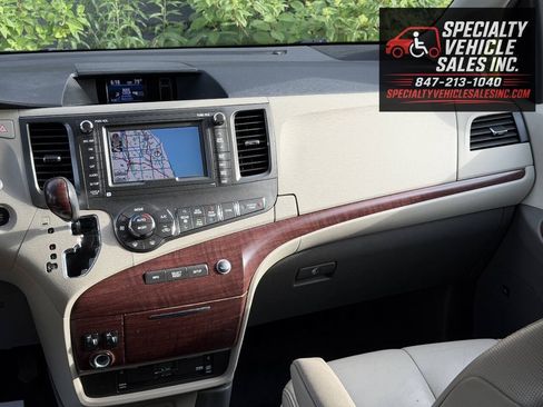 Used 2013 Toyota Sienna XLE w/ Premium Pkg FWD image 34