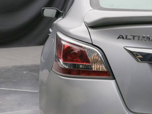 Used 2015 Nissan Altima 2.5 S w/ Special Edition Package image 12