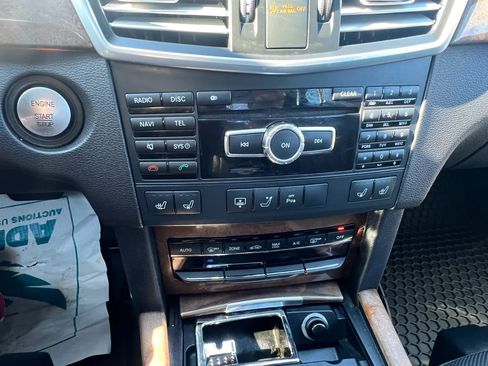 Used 2013 Mercedes-Benz E 550 4MATIC Sedan image 36