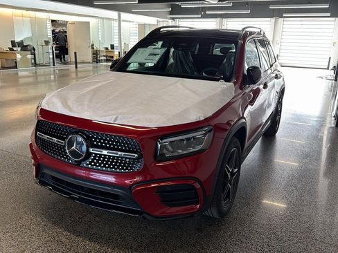 New 2026 Mercedes-Benz GLB 250 4MATIC image 2