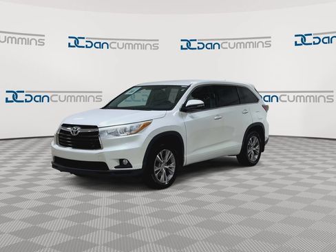 Used 2015 Toyota Highlander Plus AWD/4WD image 5