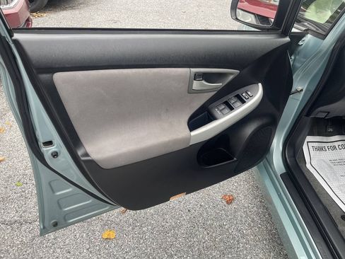 Used 2013 Toyota Prius Two FWD image 9