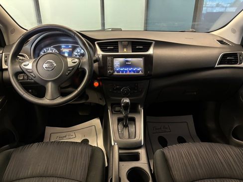 Used 2019 Nissan Sentra SV FWD image 9