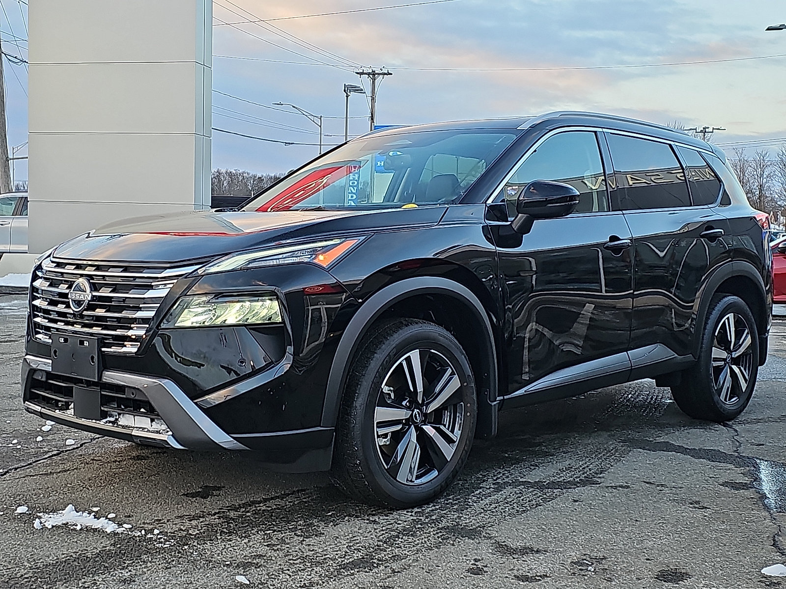 Certified 2025 Nissan Rogue SL w/ Tech Package AWD/4WD image 3