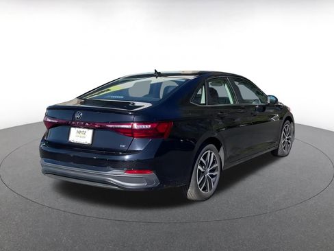 Used 2025 Volkswagen Jetta SE image 14