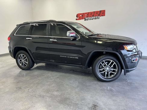 Used 2018 Jeep Grand Cherokee Limited AWD/4WD image 2