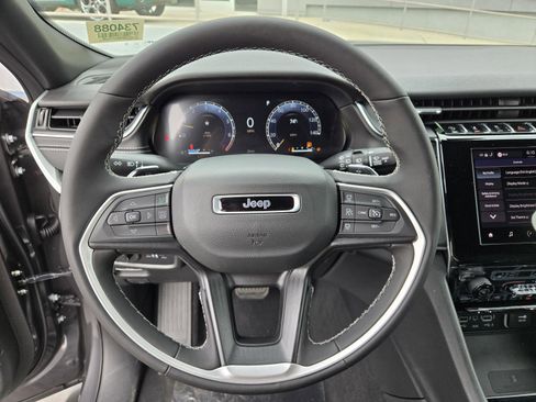 New 2025 Jeep Grand Cherokee L Altitude image 16