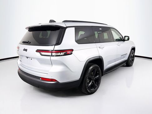 Used 2023 Jeep Grand Cherokee L Laredo image 8