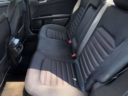 Used 2014 Ford Fusion SE w/ Equipment Group 201A FWD image 11