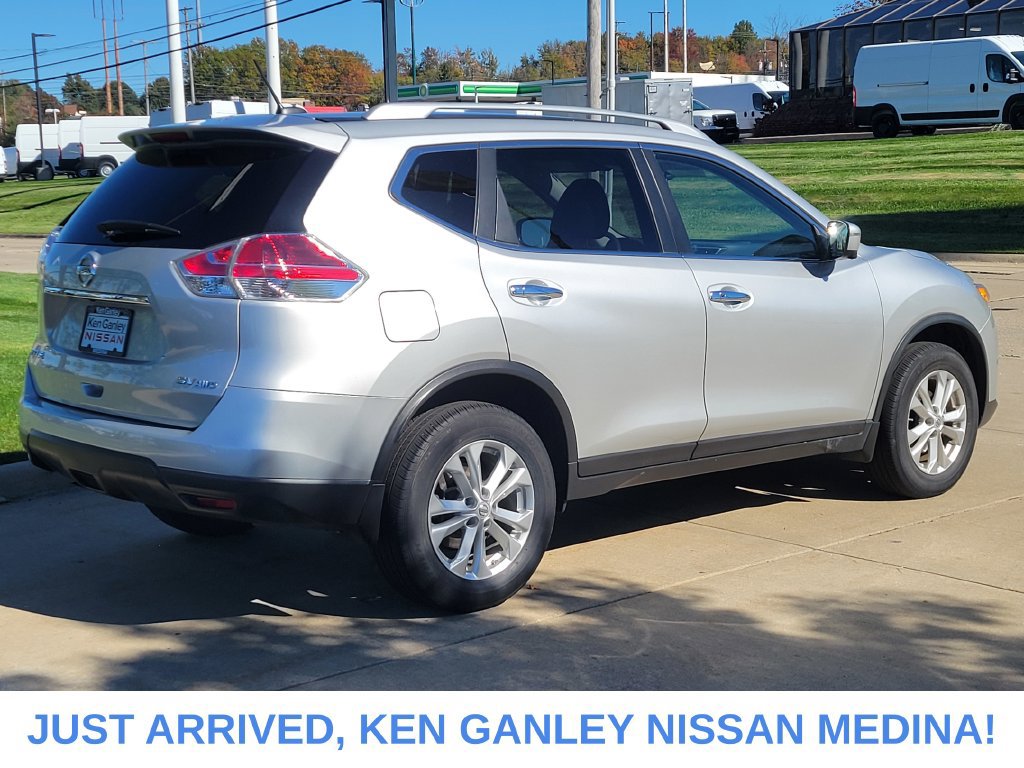 Used 2016 Nissan Rogue SV w/ SV Premium Package AWD/4WD image 3