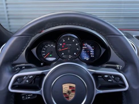 Used 2022 Porsche 718 Boxster RWD image 21