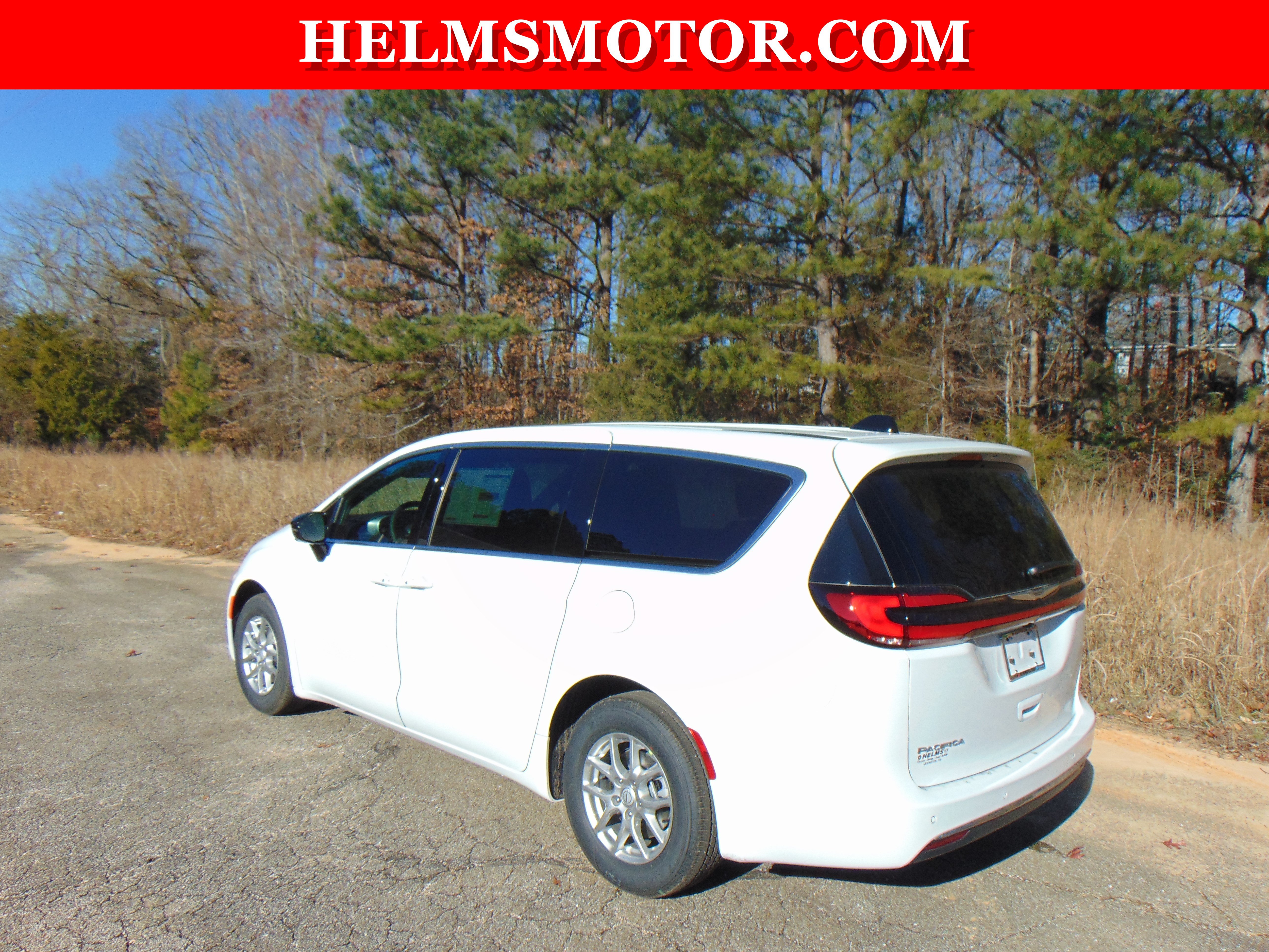 New 2026 Chrysler Pacifica Select FWD image 11