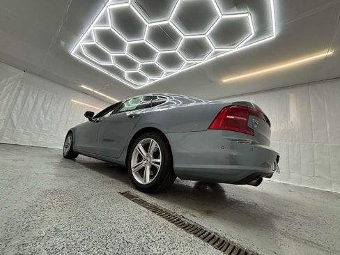 Used 2018 Volvo S90 T5 Momentum w/ Convenience Package image 11