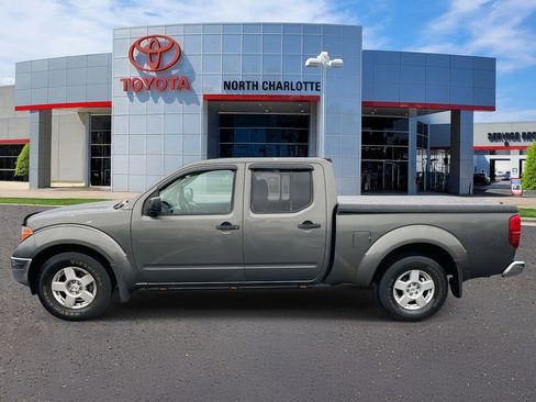 Used 2008 Nissan Frontier SE w/ SE Value Truck Pkg image 6