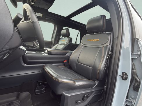 Certified 2025 Ford Expedition Tremor AWD/4WD image 34