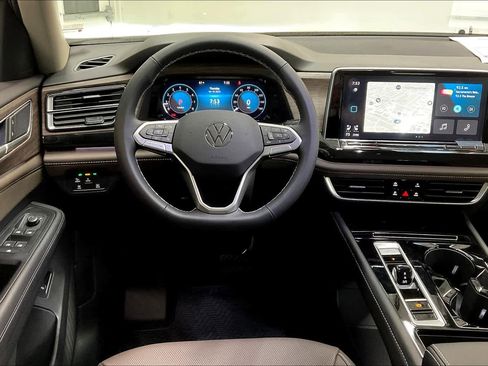 New 2025 Volkswagen Atlas SEL image 15