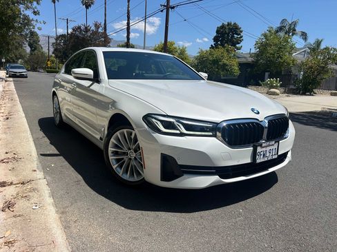 Used 2023 BMW 530i w/ Convenience Package RWD image 1