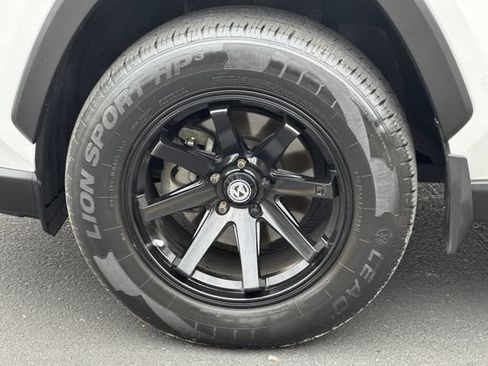 Used 2021 Toyota RAV4 LE AWD/4WD image 42