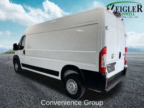 Used 2025 RAM ProMaster 2500 w/ Convenience Group FWD image 3