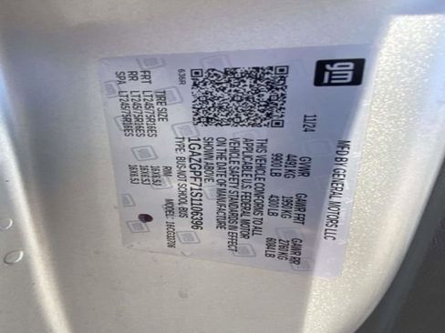 Used 2025 Chevrolet Express 3500 LT w/ LT Preferred Equipment Group RWD image 22