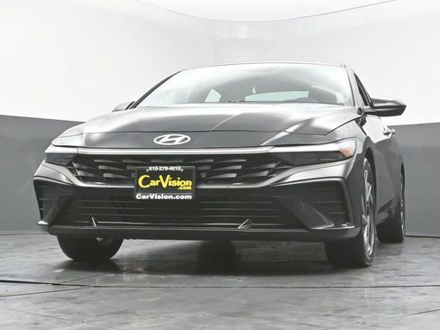 Used 2025 Hyundai Elantra Sport image 45