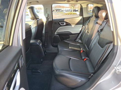 Certified 2022 Jeep Compass Limited w/ Sun and Sound Group image 10