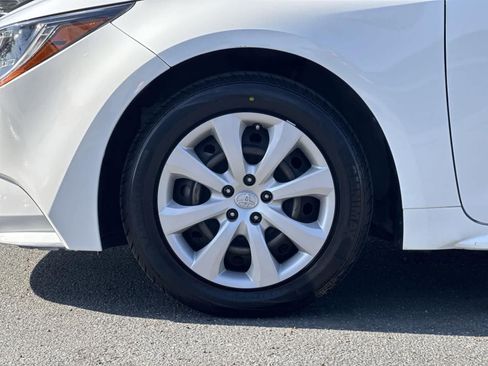 Used 2021 Toyota Corolla LE image 12