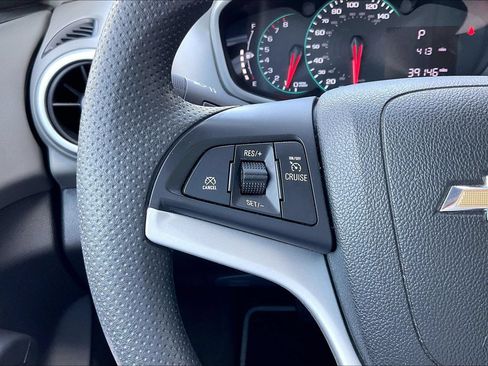 Used 2018 Chevrolet Sonic LT FWD image 10