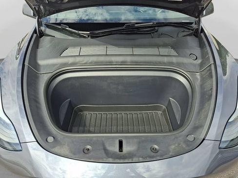 Used 2023 Tesla Model Y Long Range AWD/4WD image 32