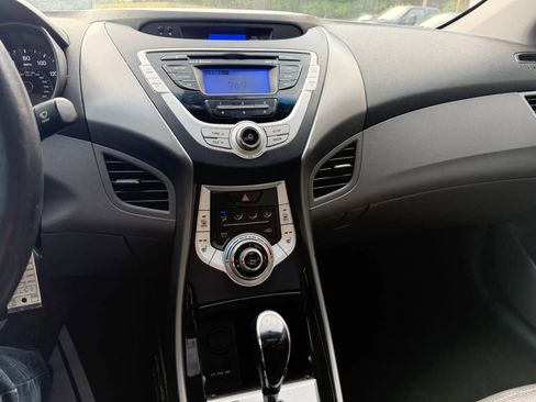 Used 2011 Hyundai Elantra Limited FWD image 10