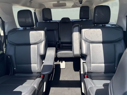 Used 2025 Ford Expedition Max Platinum w/ Driver's Package AWD/4WD image 12